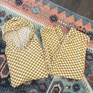 Double Zero Mustard and Cream Checkered Set